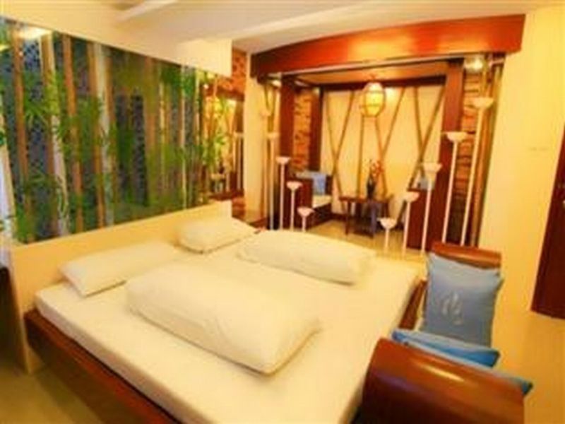 Victoria Court Las Pinas Exterior photo