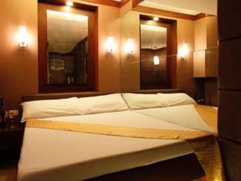 Victoria Court Las Pinas Exterior photo