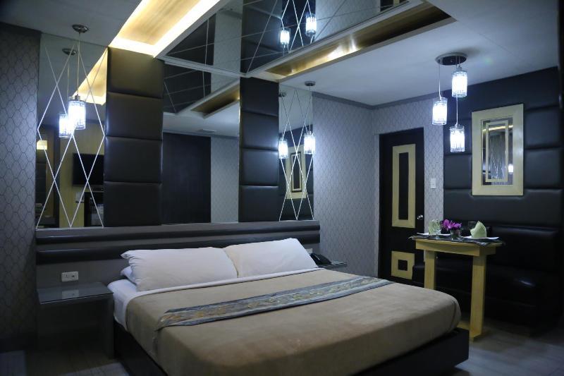 Victoria Court Las Pinas Exterior photo